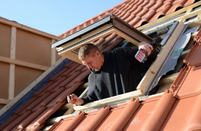 Pose de fenêtres de toit Velux à Senaux